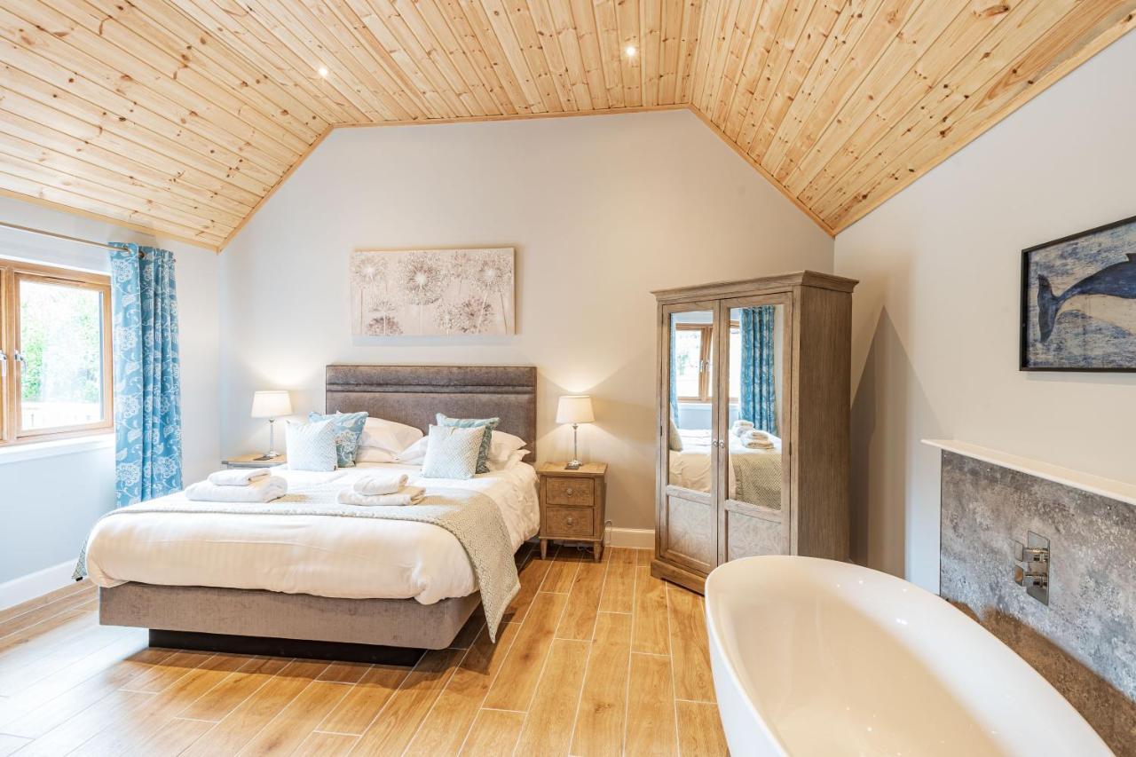 Osprey Lodge 1 With Hot Tub Newton Stewart Exterior photo