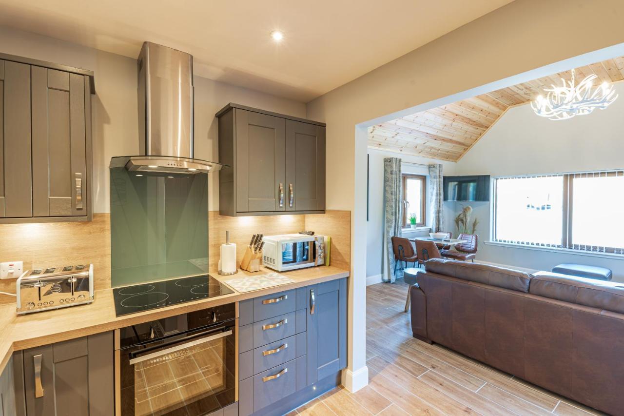 Osprey Lodge 1 With Hot Tub Newton Stewart Exterior photo